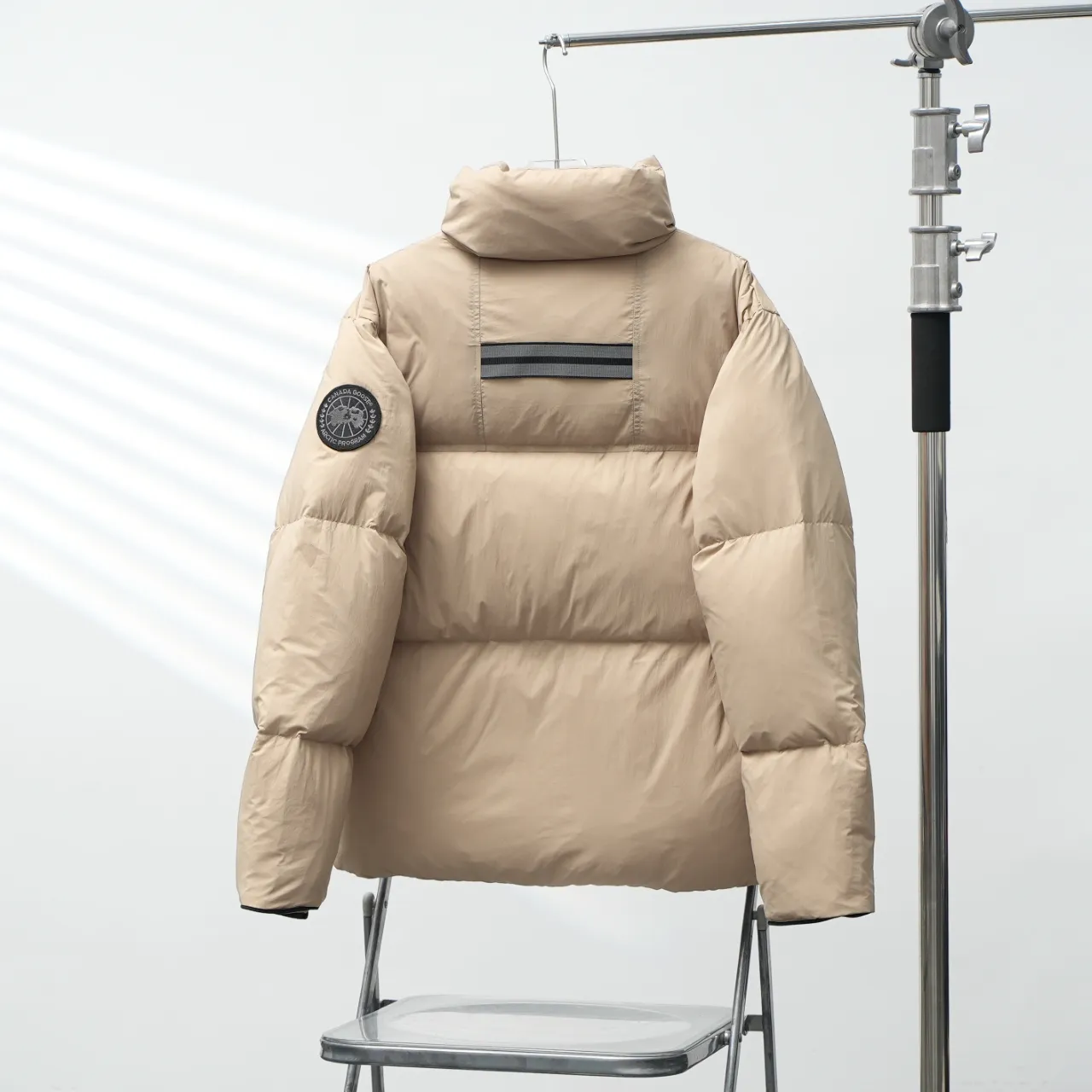 P780 CANADA GOOSE丨Canada Goose 2802 Sleeve Logo Stand Collar Down Jacket Color: Khaki Black Label Size: XS-XXL